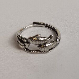Almost new classic silver ring for women